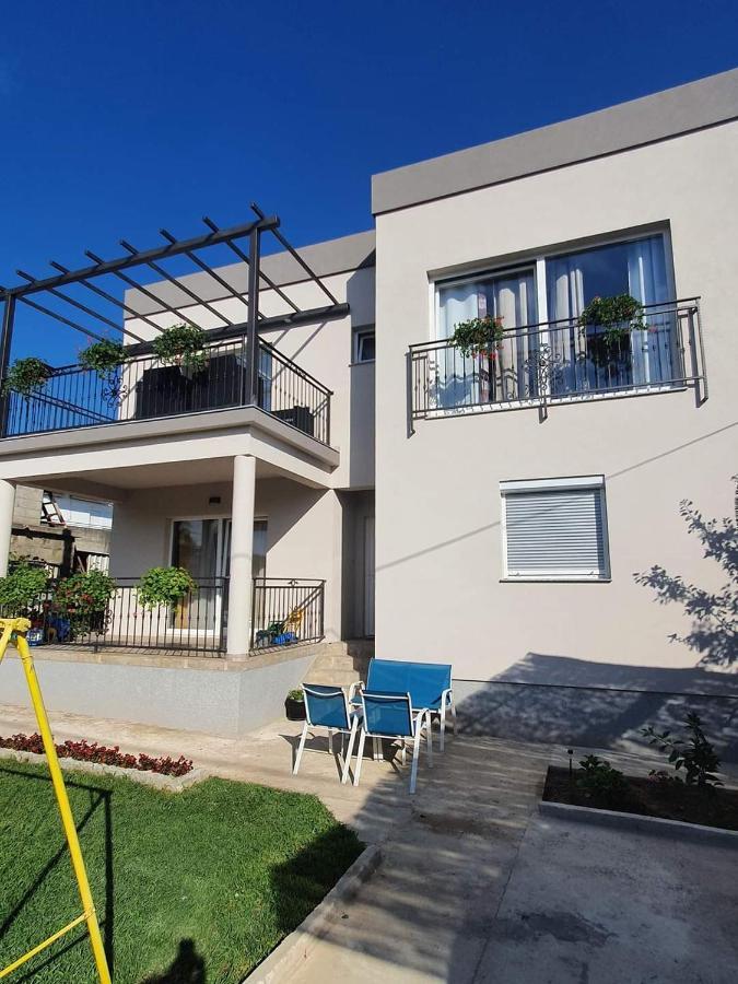 Apartments Mena Bibinje Exterior foto
